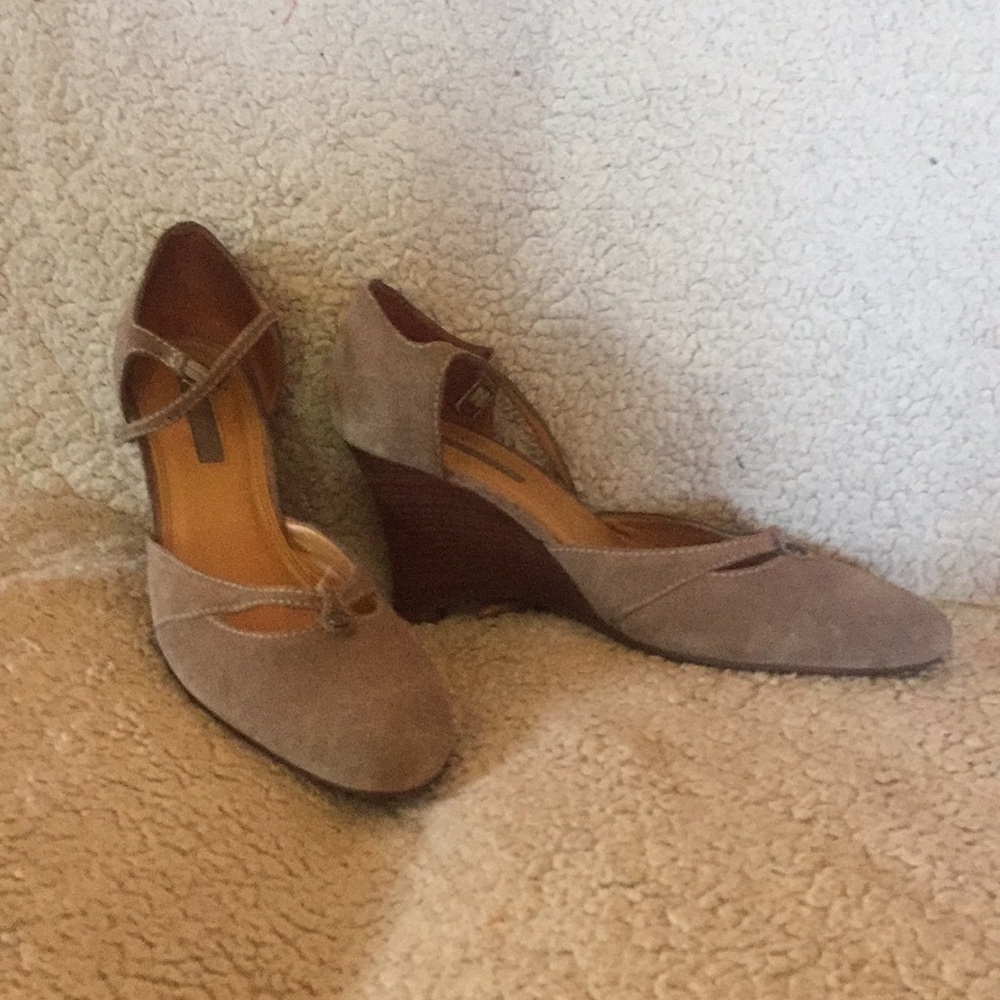 Wedge shoes